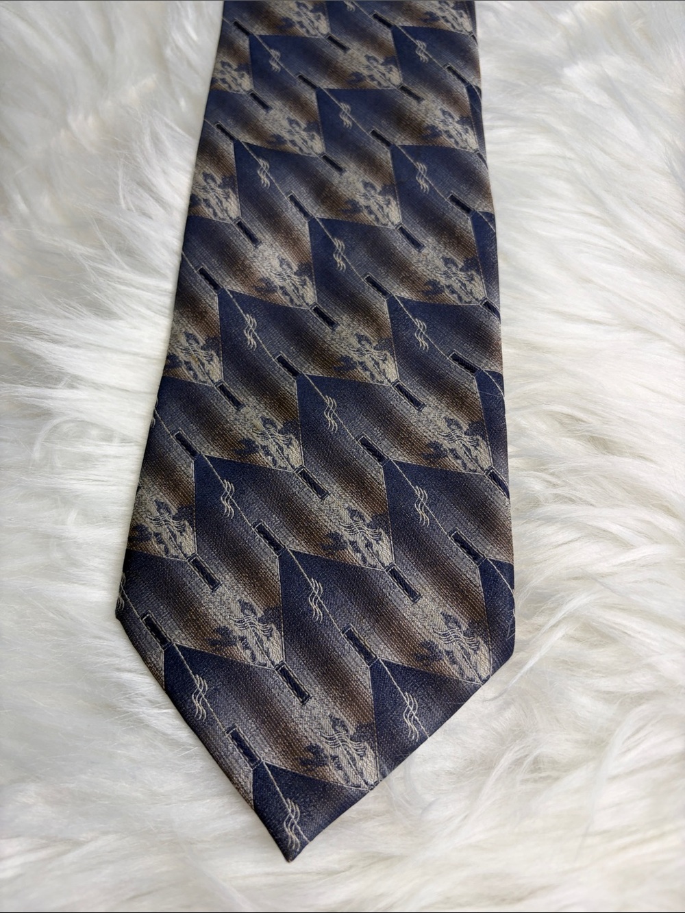 Men's Navy and Gray 100% Silk Geometric Pattern Tie